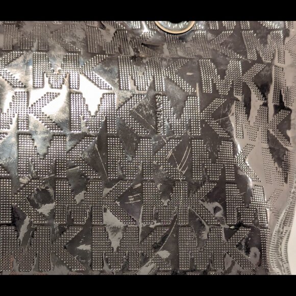 Nice MICHAEL KORS AV-1309 Monogram Metallic Bronze Patent Leather Large Tote - Picture 3 of 5